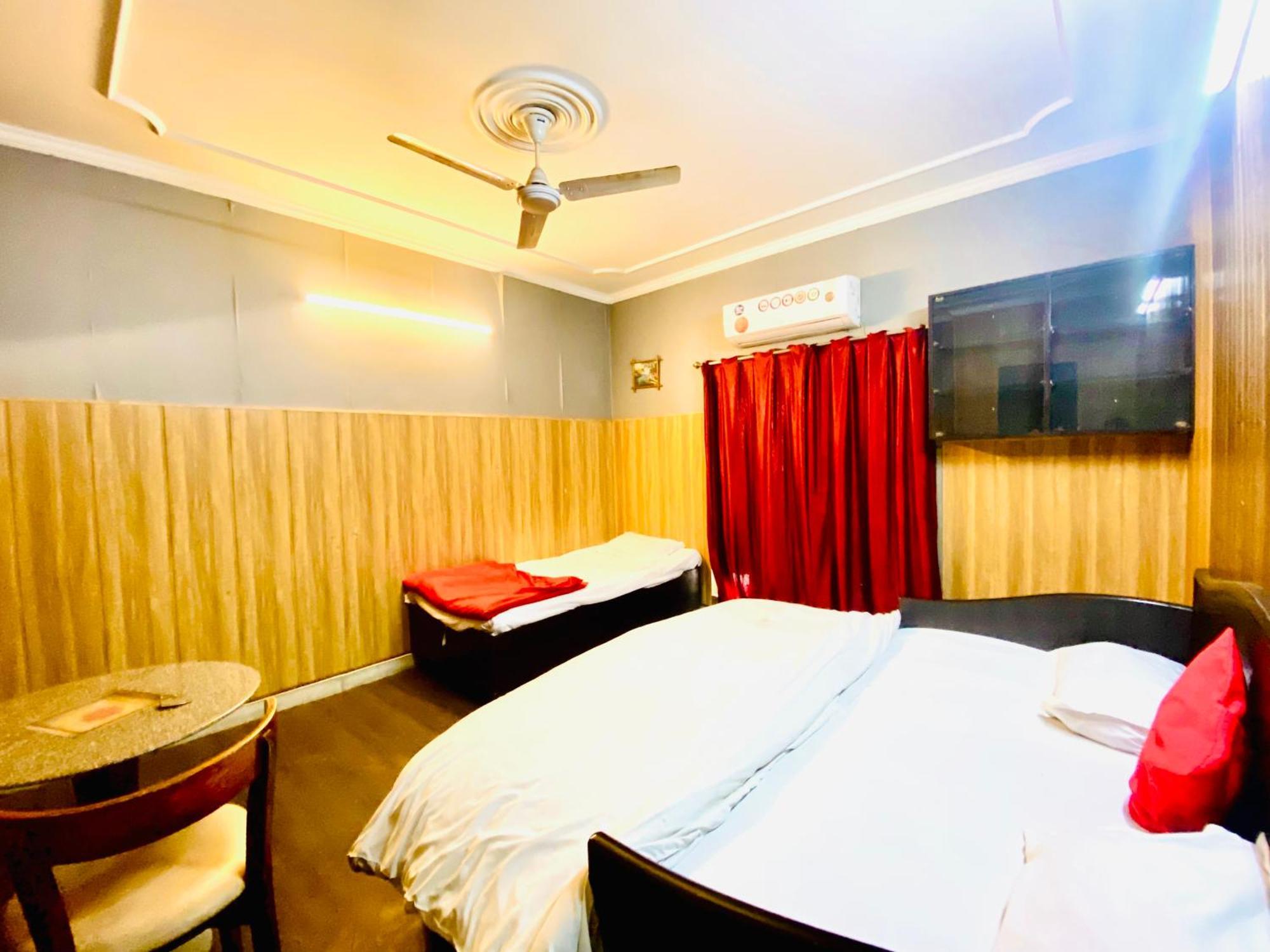 Osakataj Hotel Agra  Kültér fotó