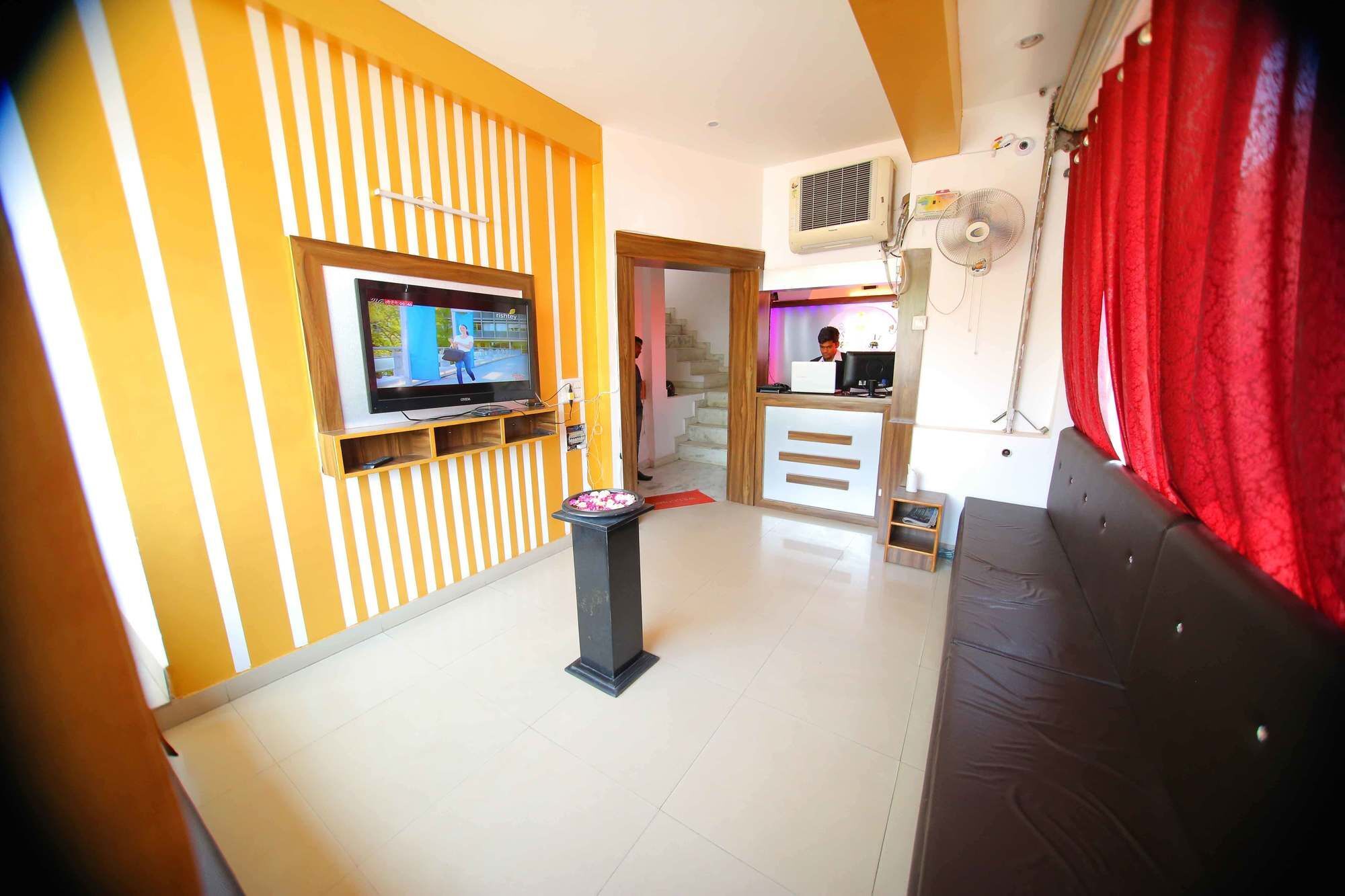 Osakataj Hotel Agra  Kültér fotó