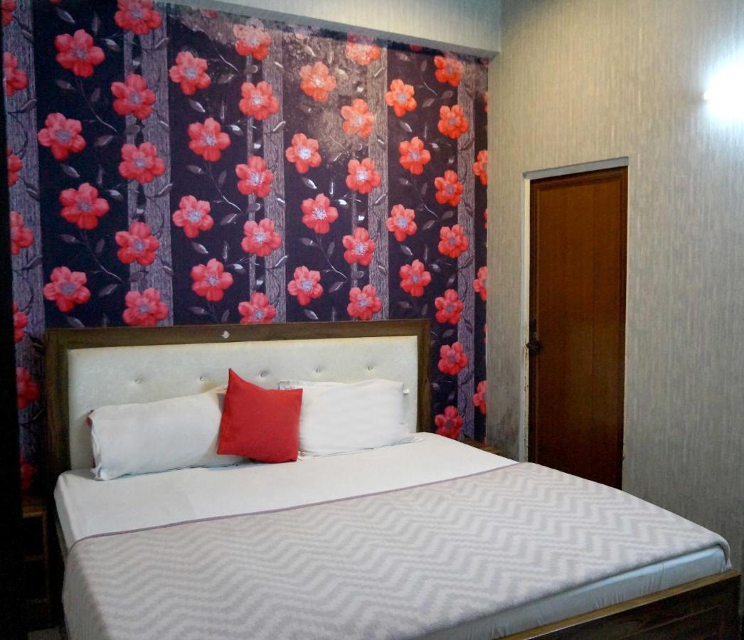 Osakataj Hotel Agra  Kültér fotó