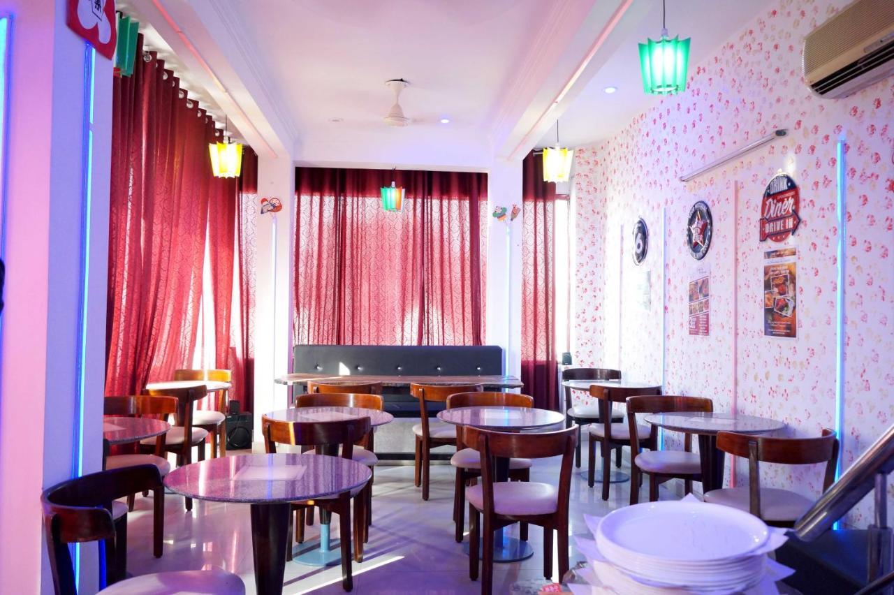 Osakataj Hotel Agra  Kültér fotó